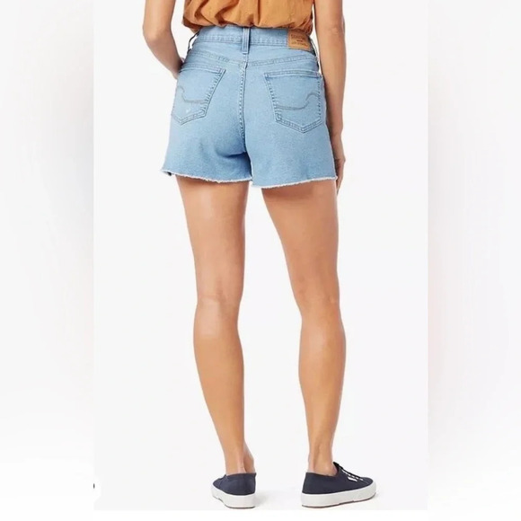 Levi’s Signature Light Wash High Rise Denim Shorts Womens Size 14/32 (501) - Picture 3 of 9